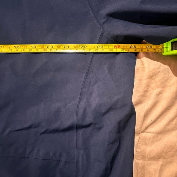 Lands End hooded navy blue rain jacket. - Picture 5 of 5